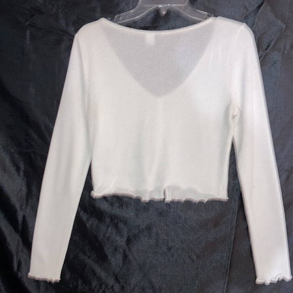 An adorable knit button-up sweater/cardigan - Picture 3 of 4